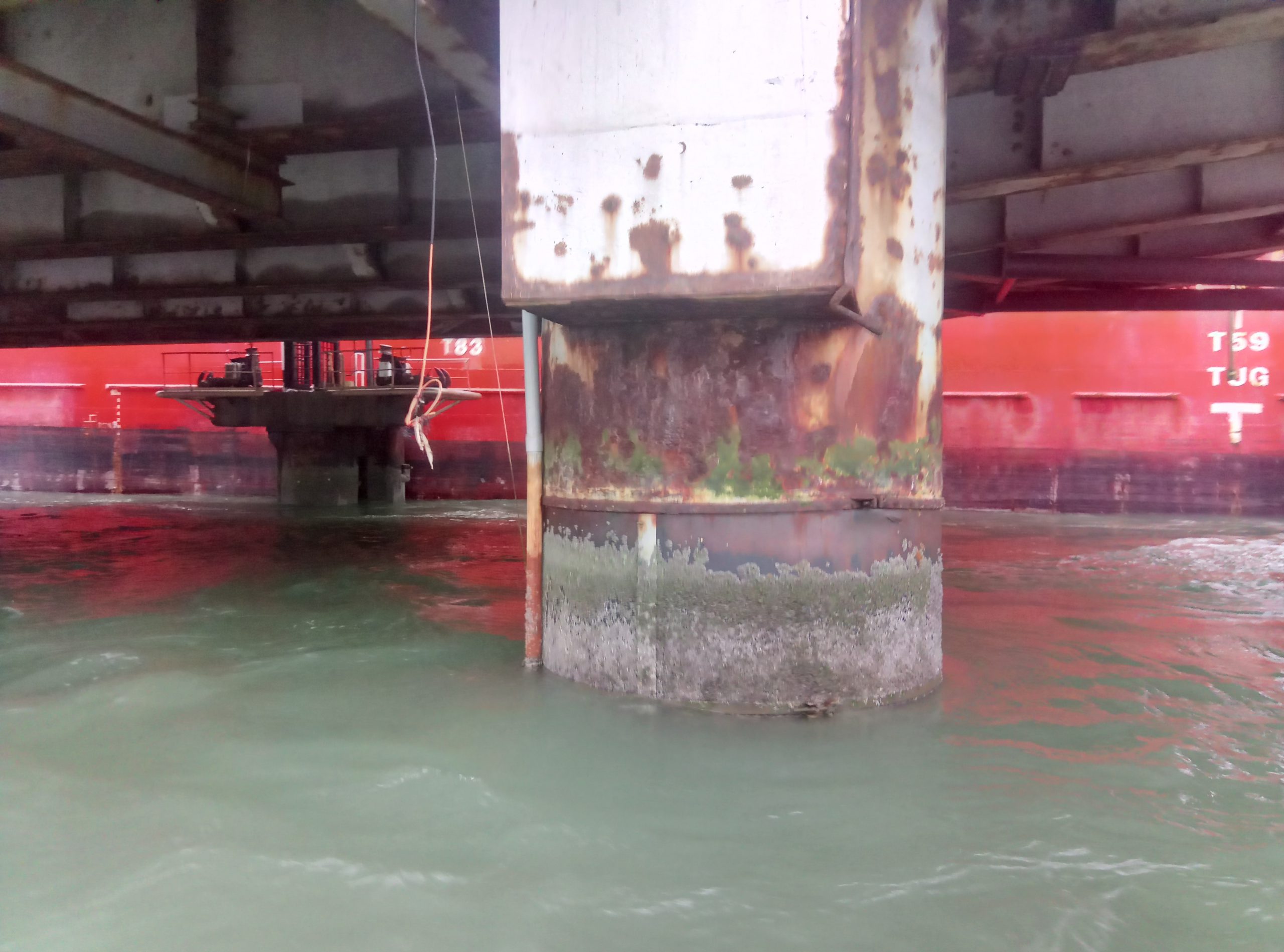 Splash zone corrosion on jetty